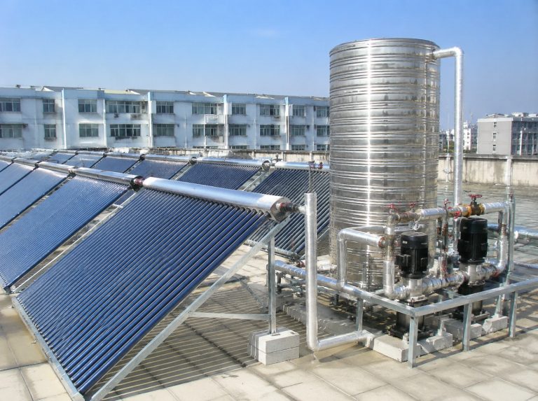 高青县商用大容量真空管太阳能热水系统